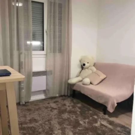 Charming Studio For 2 People In Lyon! 아파트